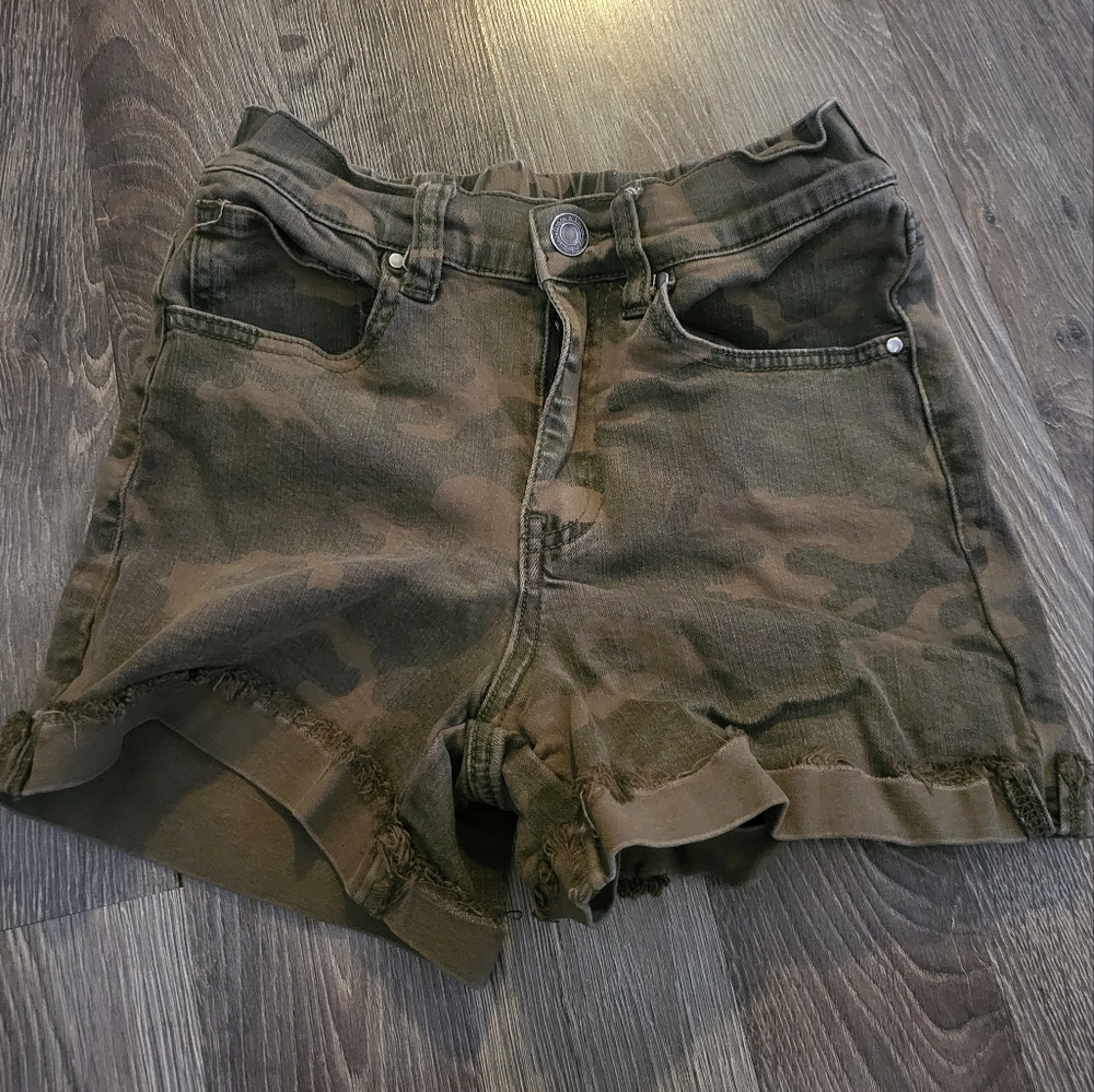 Grace & Lace shorts